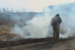 Спасатели МЧС России ликвидировали пожар в частной хозяйственной постройке в Мысковском ГО